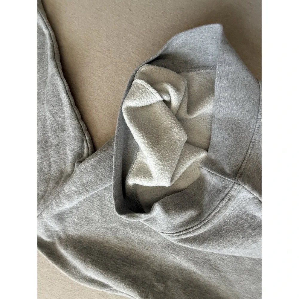 Gap Kids Snoopy Christmas Gray Sweater Pull Over